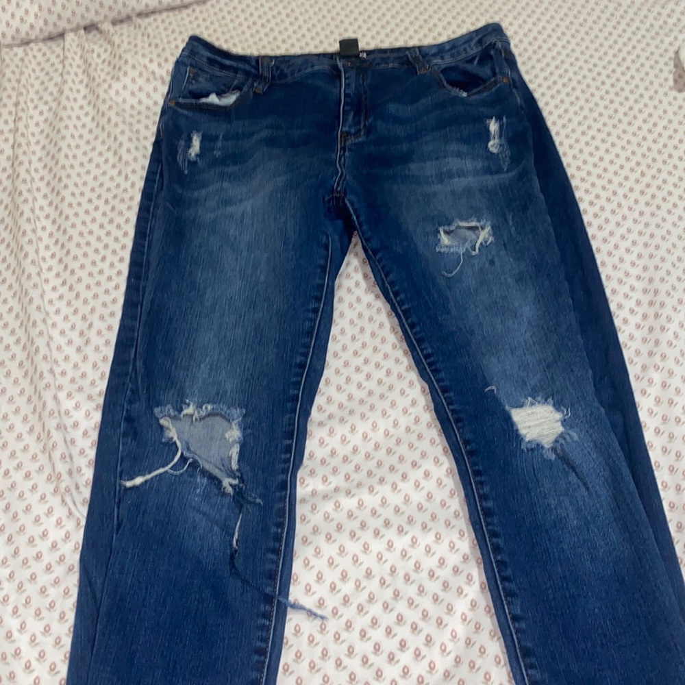 GREAT CONDITION women’s ripped skinny jeans size 1X
